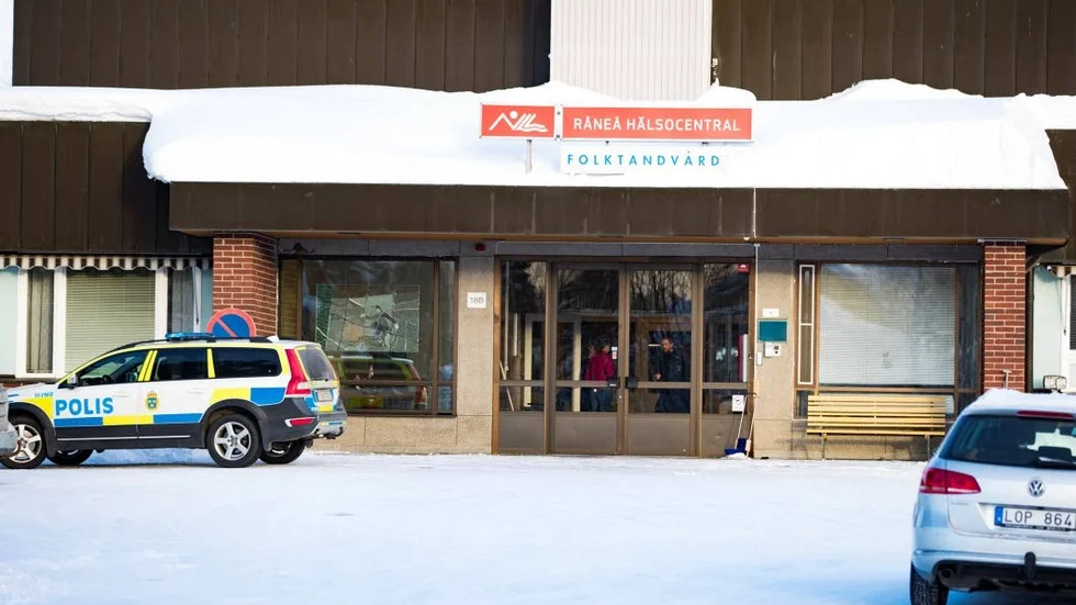 Hot. Strax före klockan 13 kom ett hot mot hälsocentralen i Råneå. Därefter låstes dörrarna.