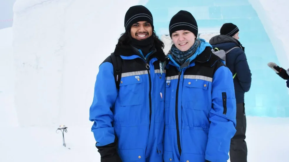 Kallt. Ruth och Ben Deverdass från Australien har varit i Kiruna i en vecka. "Det var fantastiskt. Men väldigt kallt" säger Ruth Deverdass om ishotellet.