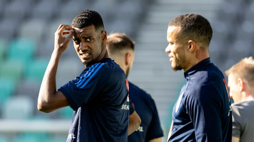 Alexander Isak väntar på sitt arbetstillstånd. Arkivbild.