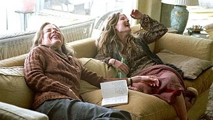 Nicole Kidman och Jennifer Jason Leigh i tragiska "Margot at the wedding".  Foto: UIP