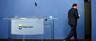 Löfven bygger om sitt lag