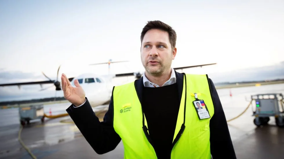Gunnar Jonasson, Flygplatschef.