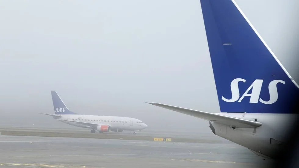 Flera flyg är inställda och försenade.