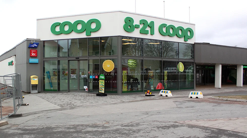 Nedläggningen av stora Coop-butiken i Vimmerby påverkar många Vimmerbybor negativt, poängterar insändarskribenten, som menar att ledningen kunde ha gjort mera för att förbättra lönsamheten.