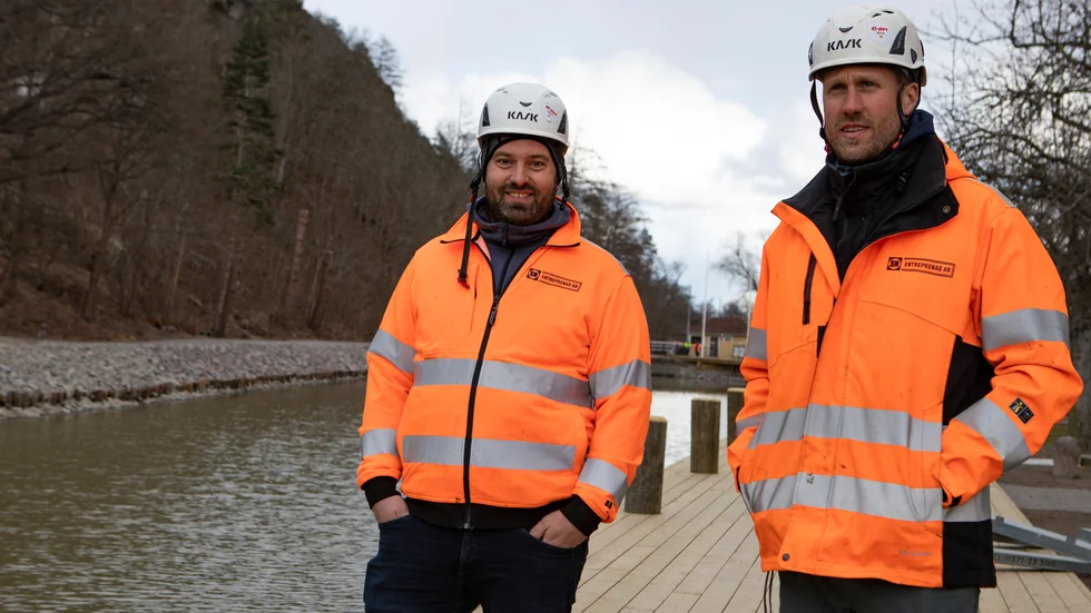 I vinter har sträckan vid Söderköping fått sig ett lyft, berättar SM Entreprenads ägare, Lars och Erik. 