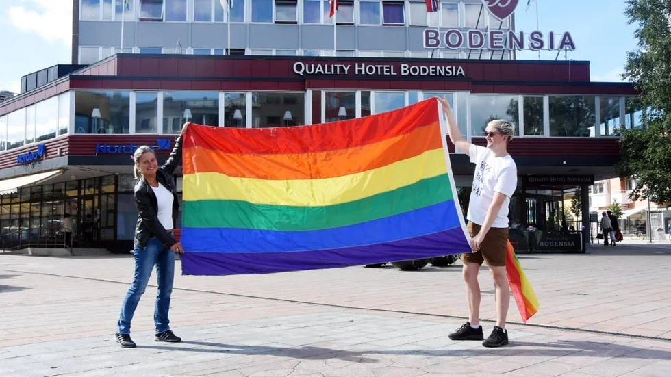 Festival. Lotta Styvén och Oskar Nordström ingår i den arbetsgrupp som jobbar för att arrangera Bodens första Pride-festival.