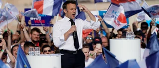 Macron lyfter fram klimatet i flört med unga
