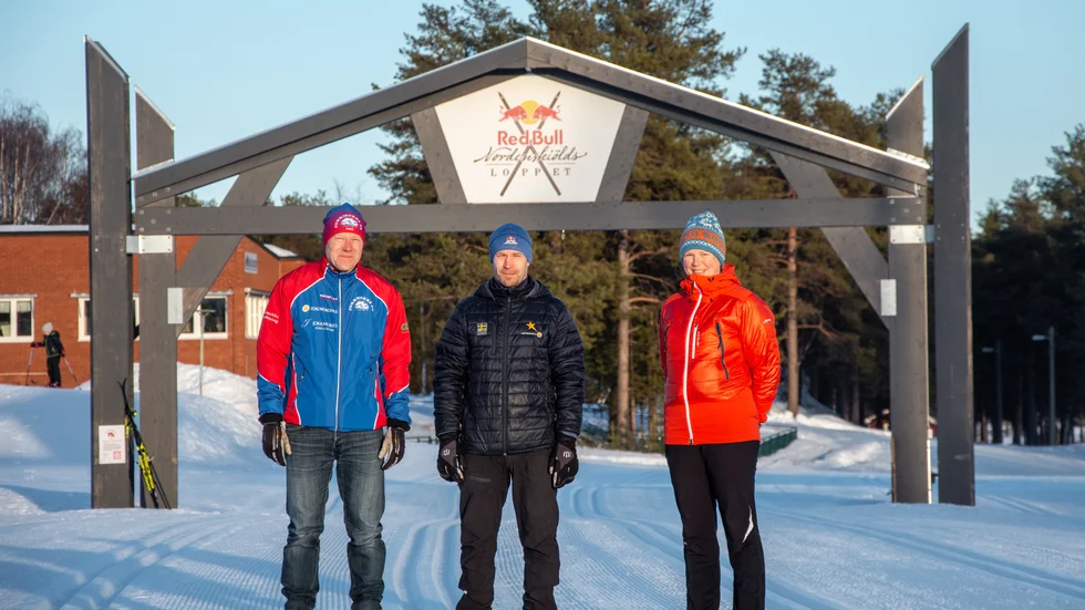 Jan-Erik Länta, Peter Arvidsson och Ingrid Hellberg deltar i Nordenskiöldsloppet på hemmaplan i Jokkmokk. De är inga proffs men har tävlingslicens så de får delta trots ett bantat startfält.