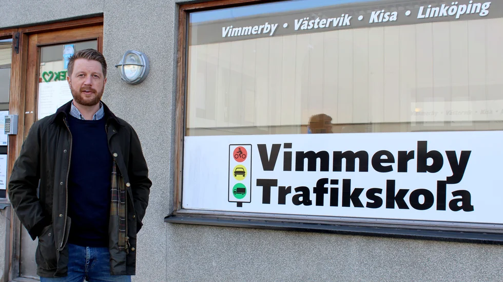 "Den där studien ska man nog inte dra för stora växlar på, allt är ju relativt vad man jämför med. Visst är det en förhöjning, men det gäller ju också andra som jobbar i trånga utrymmen nära människor." säger Henric Monell om CAMM:s studie. 