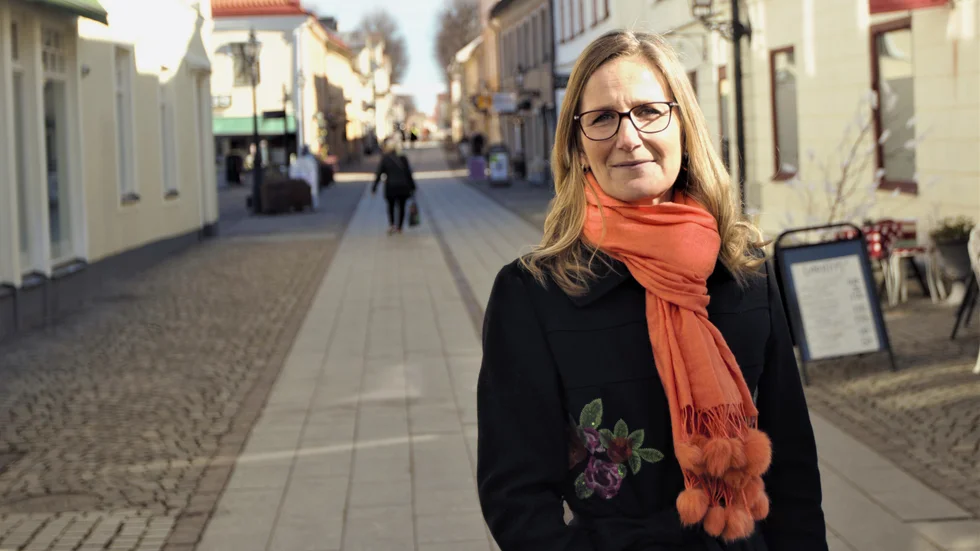 Anna Elmqvist, privatmarknadschef på Vadstena Sparbrank, ger sina bästa tips för att inte bli bedragen över telefon.