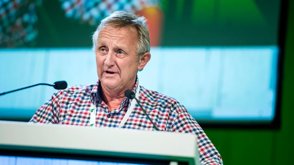 Här ser vi Staffan Danielsson i aktion på en Centerstämma någonstans och någongång. Nu är den tiden över. 