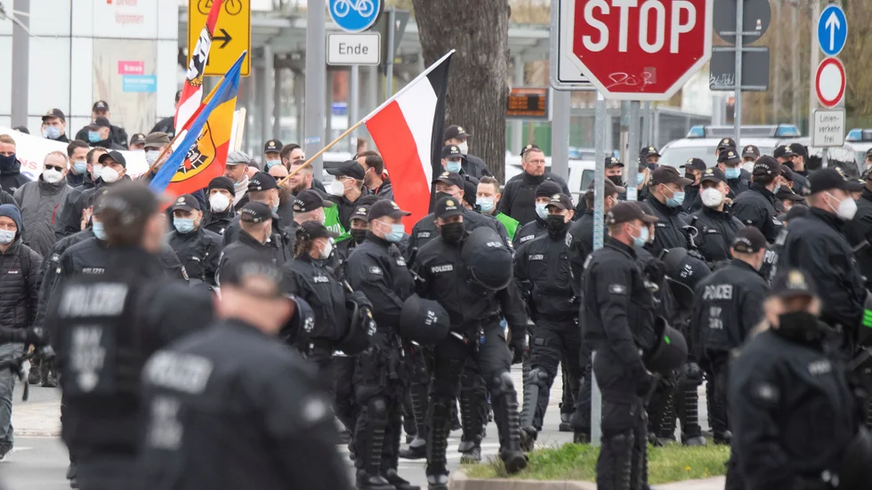 Nynazister demonstrerar i tyska Greifswald. Arkivbild.