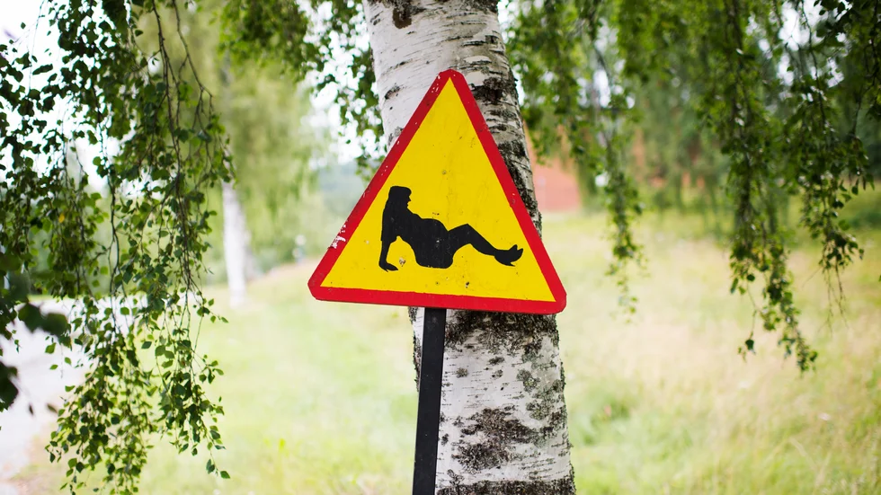 Talande skylt som sattes upp i protest när BB i Sollefteå hotades av nedläggning.