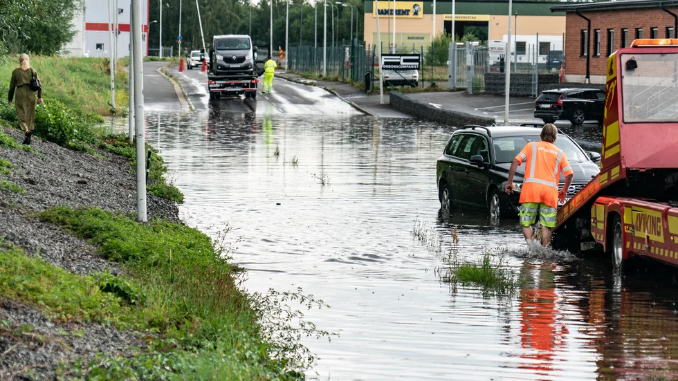 När kraftigt regn drabbade Kristianstad på onsdagen översvämmades förutom vägar och parkeringsplatser även stadens sjukhus.