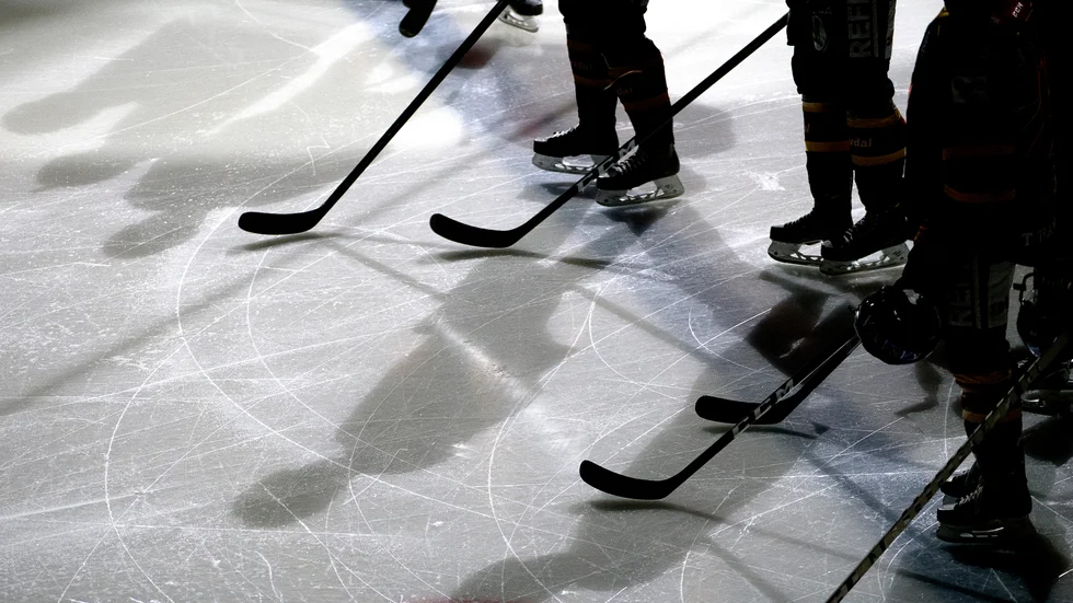 Det står nu klart hur de lokala hockeyserierna kommer att spelas.