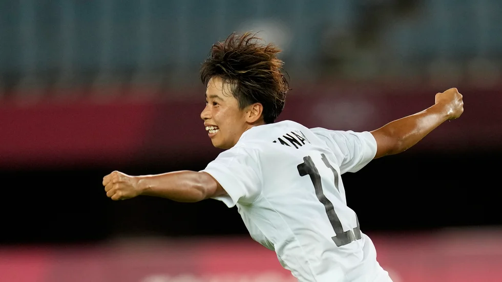 Mina Tanaka sköt Japan vidare i OS-fotbollen.