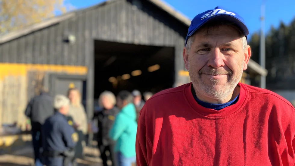 Hans Medelberg bor i Knutby och är engagerad inom den motorburna ungdomen. Han arrangerar bland annat körutbildningar för ungdomar på Tierps arena.
