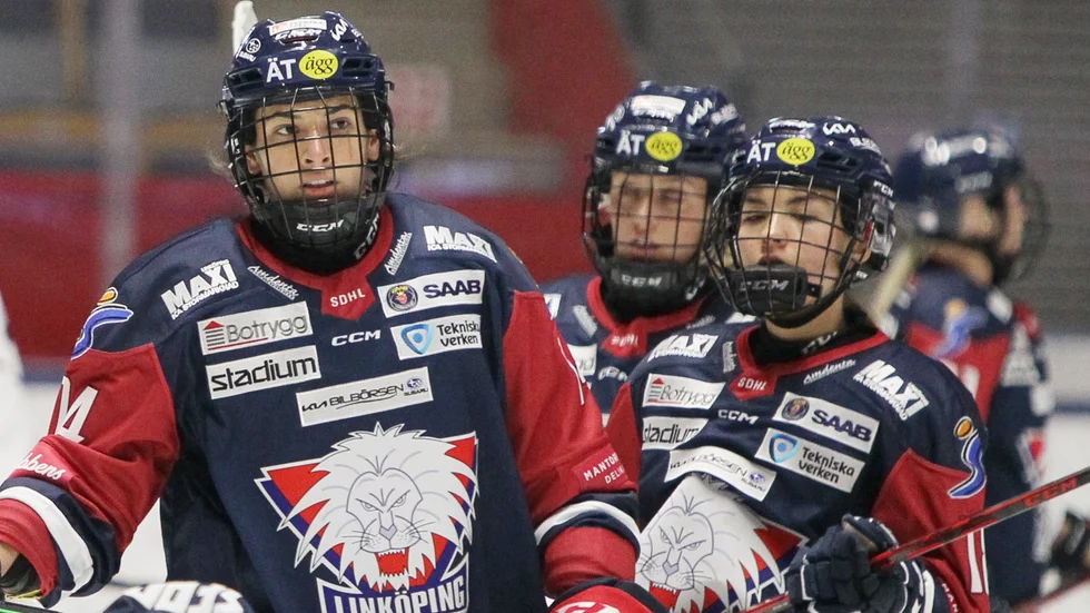 Justine Reyes lämnar LHC.