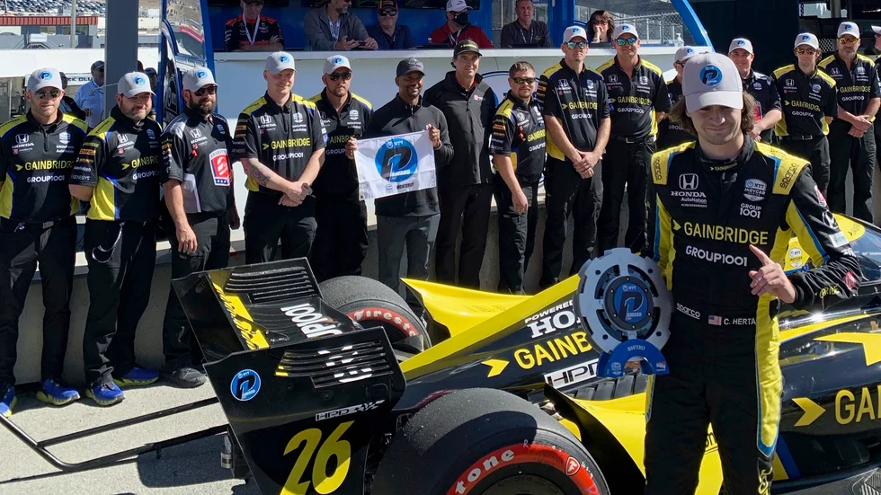 Colton Herta startade längst fram, och var i ledningen nästan hela loppet i Monterey. Han försvarade därmed sin seger från 2019.