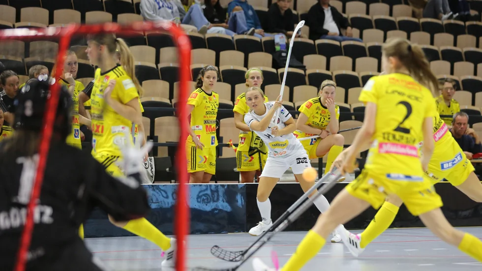 Pixbos Rikke Ingebrigstli Hansen drar till utifrån. Det blev en jobbig kväll för Endre och förlut med 0-6.
