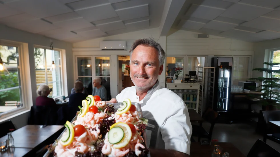 Krögaren Magnus Spångberg är utbildad konditor. Tillsammans med hustrun Camilla driver han restaurang och bageri Gröna Villan i Torshälla.
