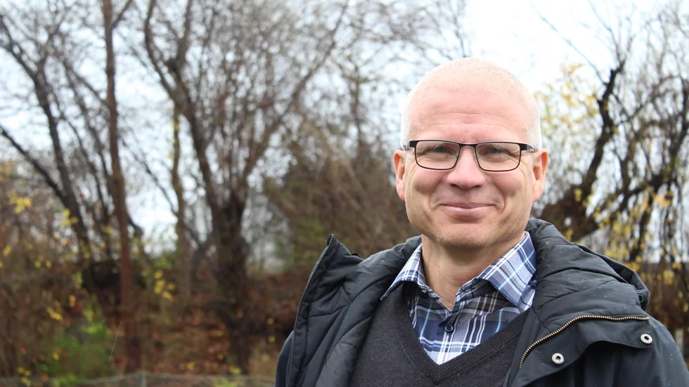 Christer Fors, fastighetschef på Amasten, vill som fastighetsägare vara på tårna när det kommer till laddbara bilar.