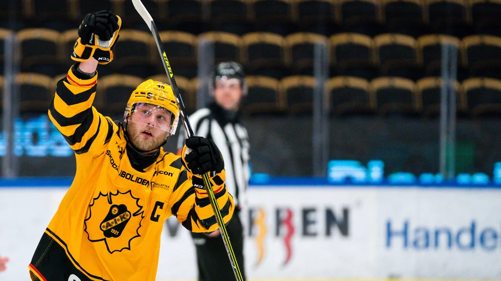 Oscar Möller fick jubla, men till fortsättningen i det här slutspelet måste powerplay bli mycket bättre.