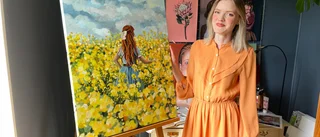 Från hemmets ateljé till egen utställning på galleri