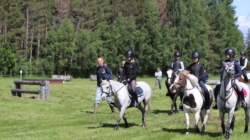 Under ledning av rutinerade Mathias Gustafsson fick ungdomarna lära sig mycket om terrängritt.