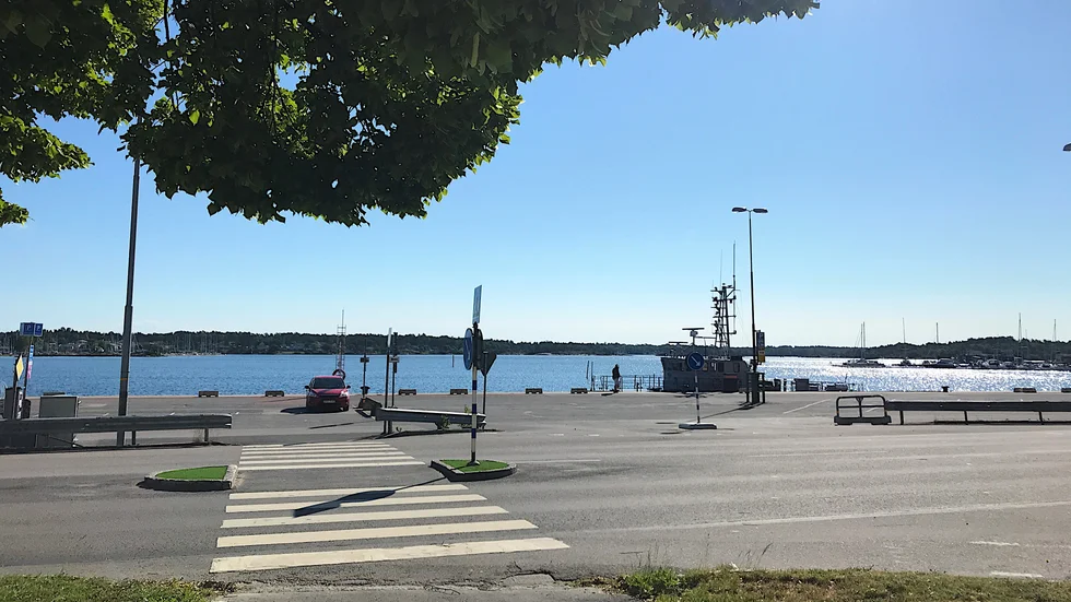 Den tyska båten fick inte stanna i Västervik, eftersom att passagerarna inte kunde visa giltiga PCR-intyg.