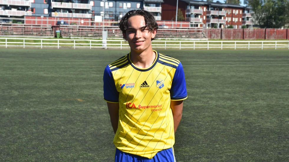 Oliver Eriksson gjorde två mål mot Älvsby i Liras 7–0 seger. 