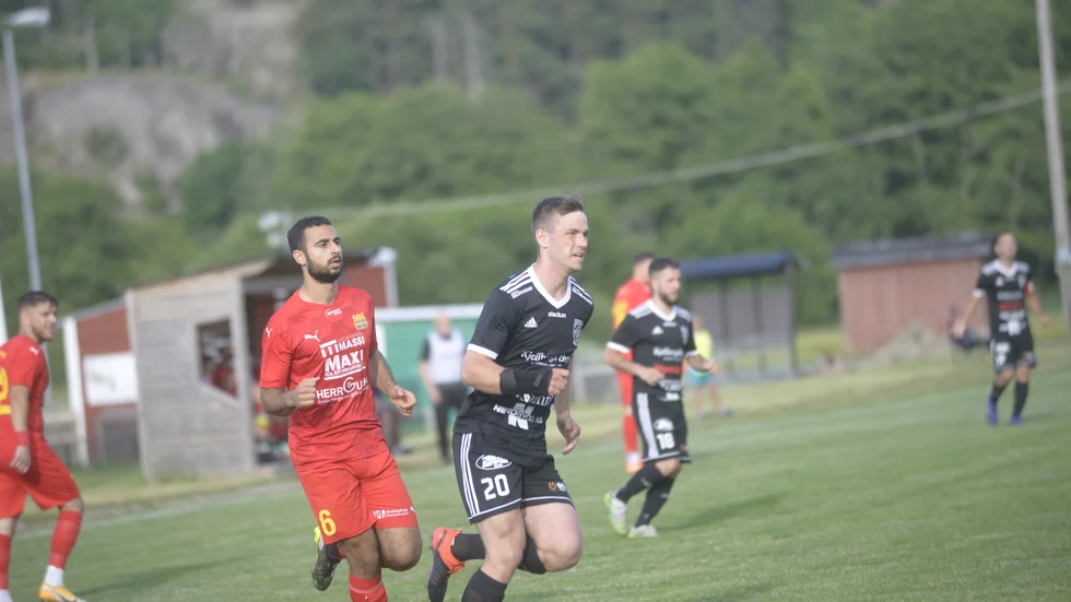 Imorgon (lördag) återstartar TVSK seriespelet igen. Arameisk-Syrianska IF står för motståndet på bortaplan. Senast lagen ställdes mot varandra, vann Trosa Vagnhärad SK med 4-0 på hemmaplan. 
