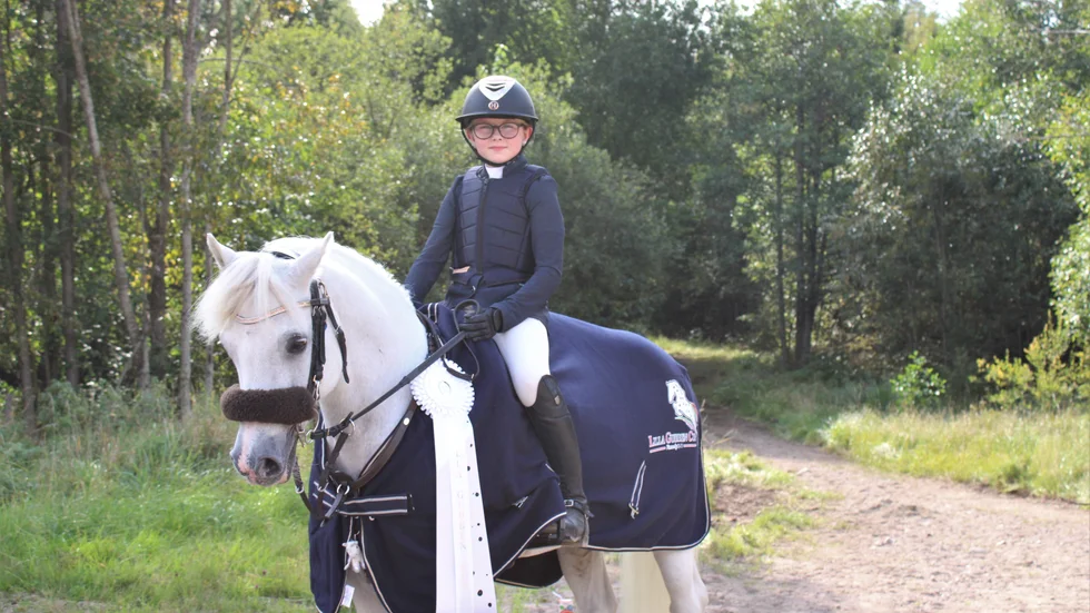 Siri Fernemark och hennes ponny Crystal Boy tog hem den åtråvärda cupsegern.