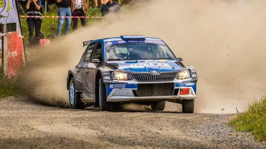 Christoffer Haglund i sin Skoda Fabia. Haglund slutade SM-trea i deltävlingen i Skåne.