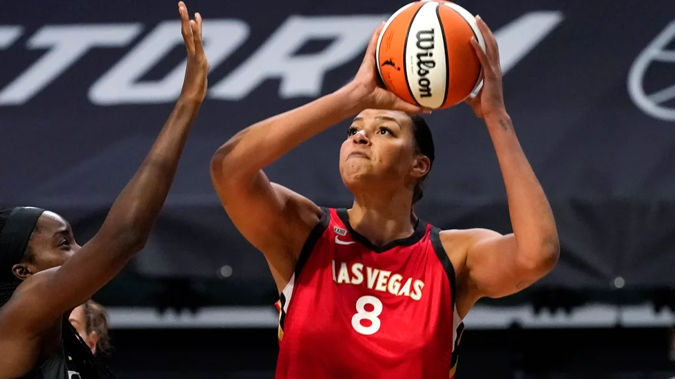 Liz Cambage, WNBA-stjärna i Las Vegas Aces, hoppar av OS. Arkivbild.