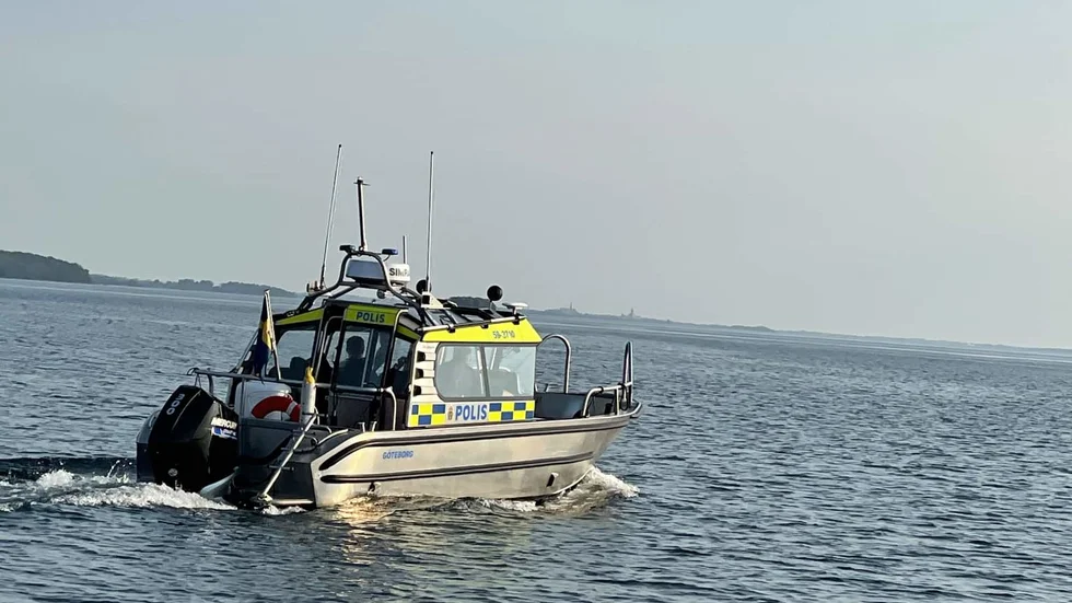 Enheter från såväl sjöpolisen som Sjöräddningssällskapet och Sjöfartsverket deltog i sökandet.