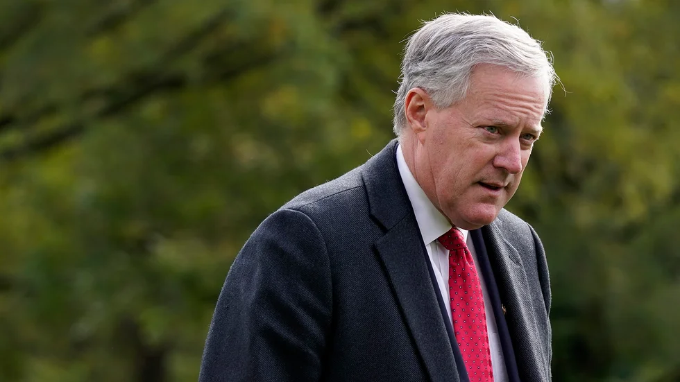 Vita husets tidigare stabschef Mark Meadows vill inte samarbeta med utredarna som granskar expresident Donald Trumps inblandning i stormningen av Kaptolium.