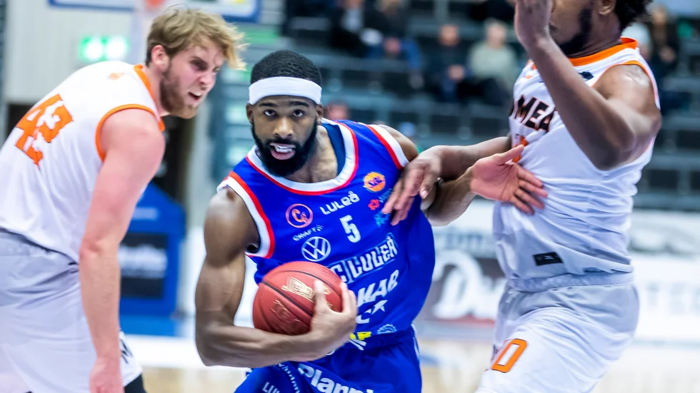 Tavarius Shine och hans BC Luleå tog en stabil seger mot Umeå BSKT under måndagskvällen.