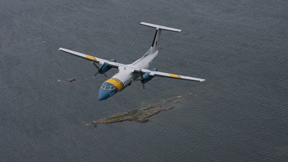 Kustbevakningens havsövervakningsflygplan upptäckte utsläppet till sjöss sydost om Öland, i svensk ekonomisk zon.