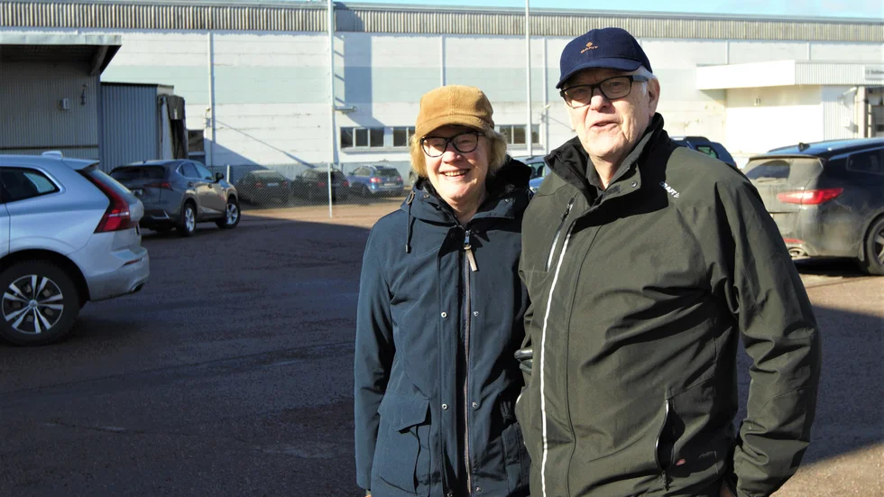 Paret Noomi och Owe Petersson tycker att vaccineringen på Luxor Center fungerar bra.