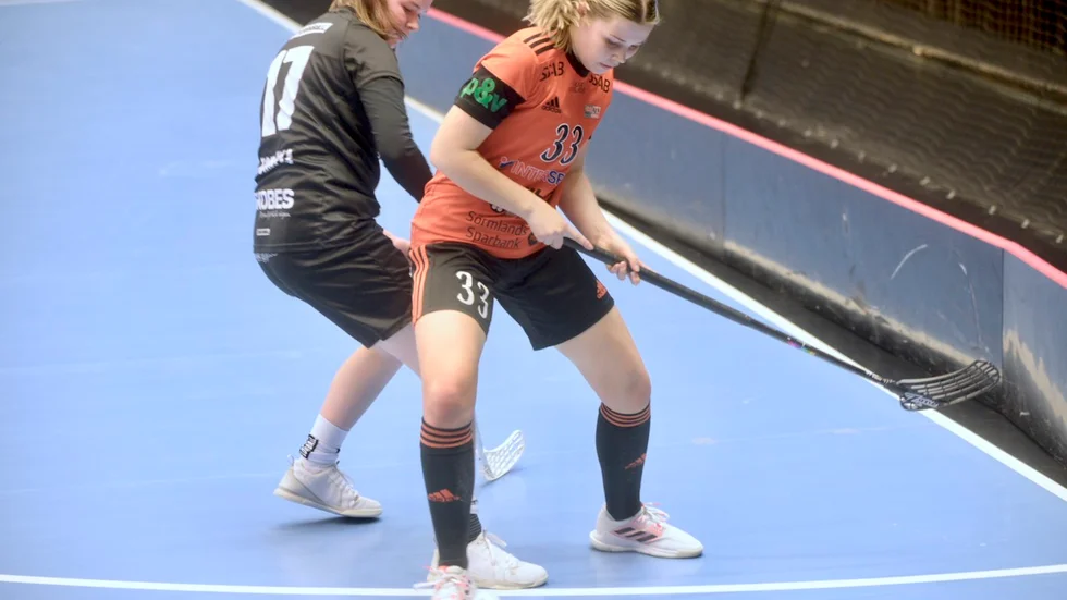 Ania Eberhardsson gjorde tre av hemmamålen när Onyx slog Katrineholm med 7–0 – och hade koll på matchen rakt igenom.
