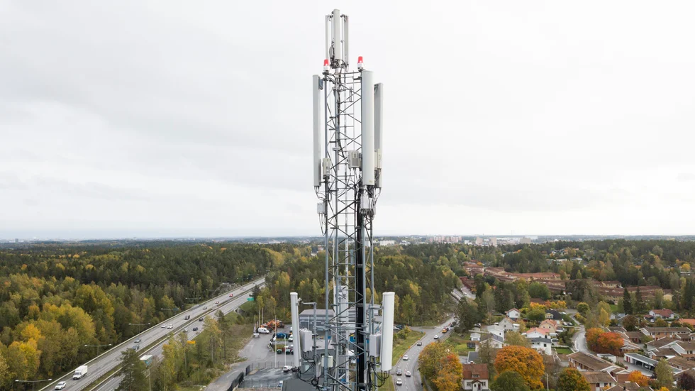 Reservbatterier vid kommunikationsmaster stjäls för att driva stora ljudanläggningar i bilar och a-traktorer, enligt polisen i Värmland. Arkivbild.