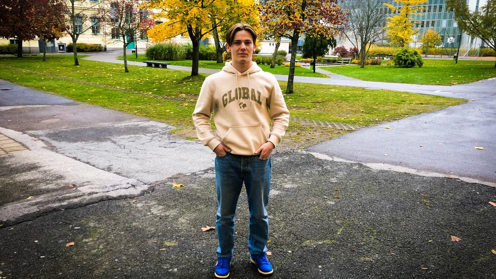Isaac Wiman går i nian på Ellen Keyskolan men till hösten flyttar han till Båstad för att gå på ett padelgymnasium. 