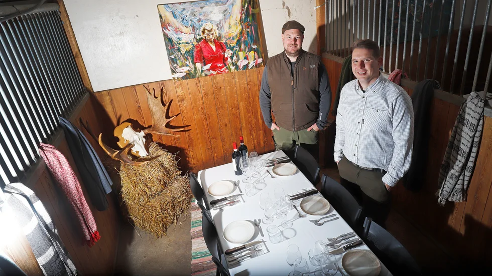 Krögaren Fredrik Wennerström och Hanebergs Anders Kruhsberg står bakom den lantliga restaurangupplevelsen men namn Hittepå 12.