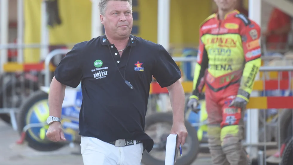 Mikael Teurnbergs Dackarna ställs mot guldfavoriterna Lejonen på torsdag kväll.