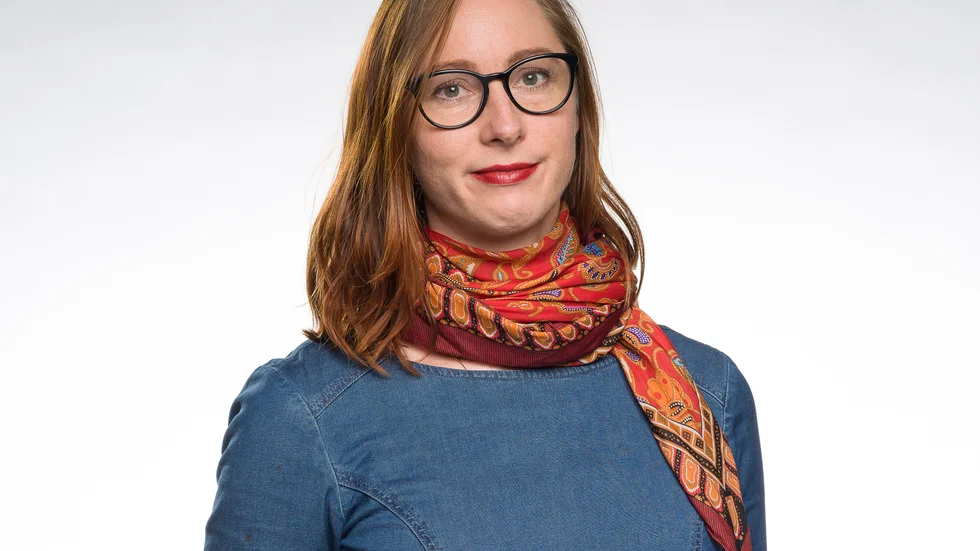 Hanna Victoria Mörck (V) kräver svar om hur mittenstyret ser på UKK.