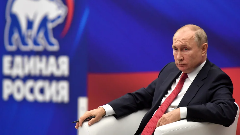 Den ryska presidenten Vladimir Putin under mötet med medlemmar från Putintrogna partiet Enade Ryssland.