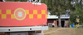 Brand i stall i Brändön – stort räddningspådrag