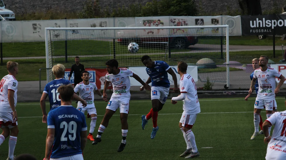 José Miguel Segura Bonilla hade två bollar i virket när ÅFF föll mot bottenkonkurenten Assyriska. 