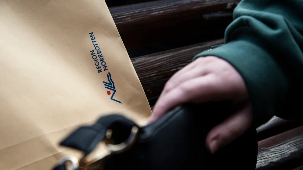 Flytten av slutenvårdspsykiatrin över sommaren har kritiserats hårt av personalen. Klara har varit patient på avdelningen både före och efter flytten och riktar hård kritik mot beslutet att flytta avdelningen. "Det gjorde mig sjukare", säger hon.